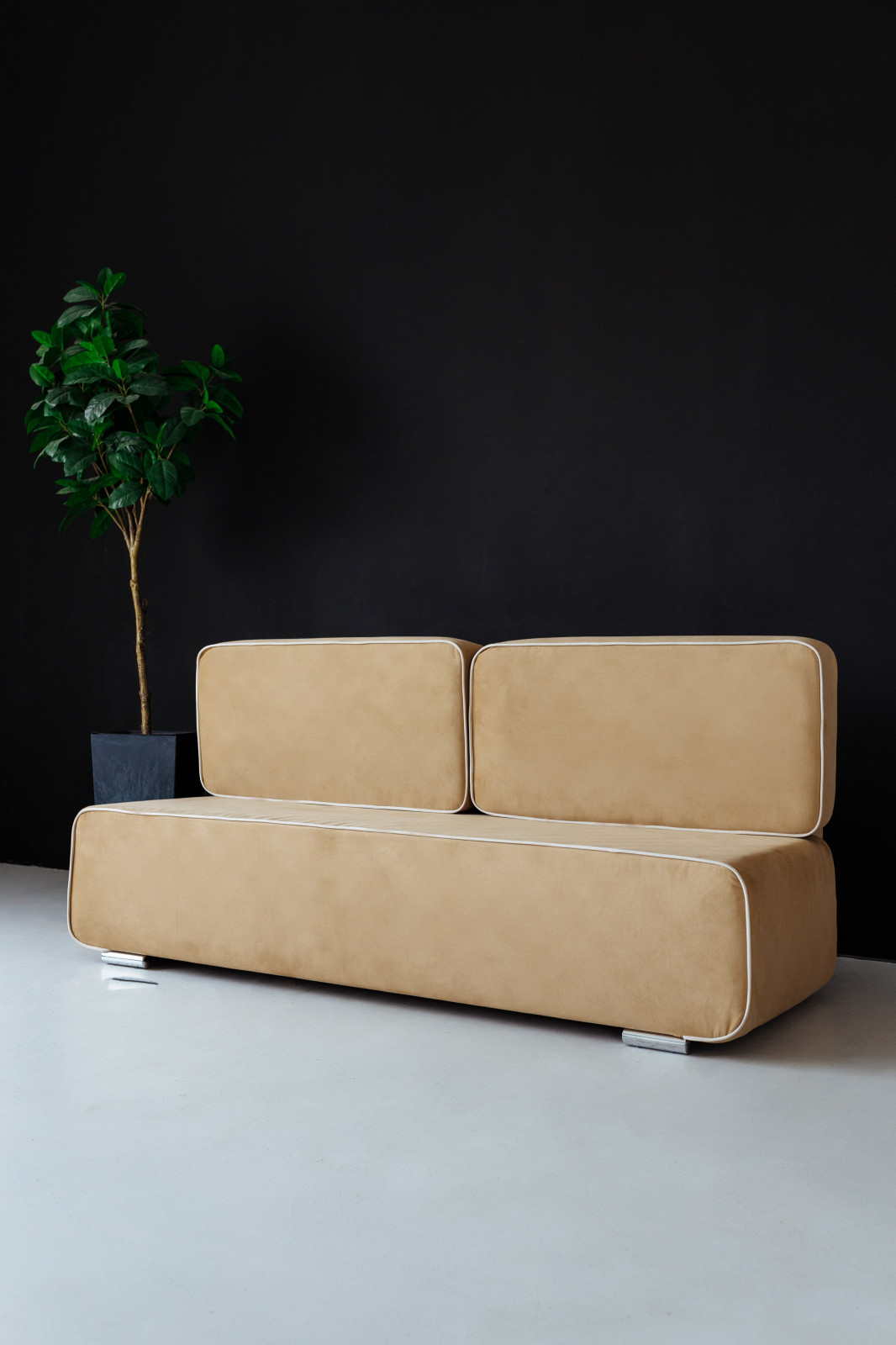 ����� ������ ������, ����������, Maserati Cappuchino