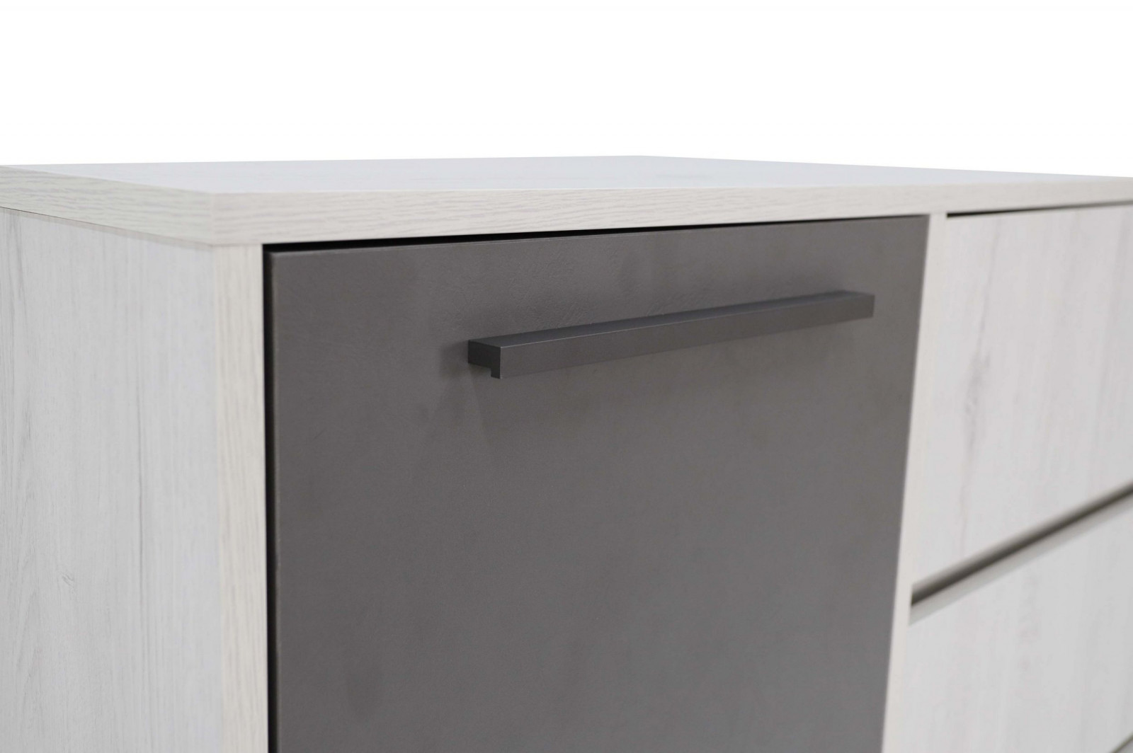 ����� ���