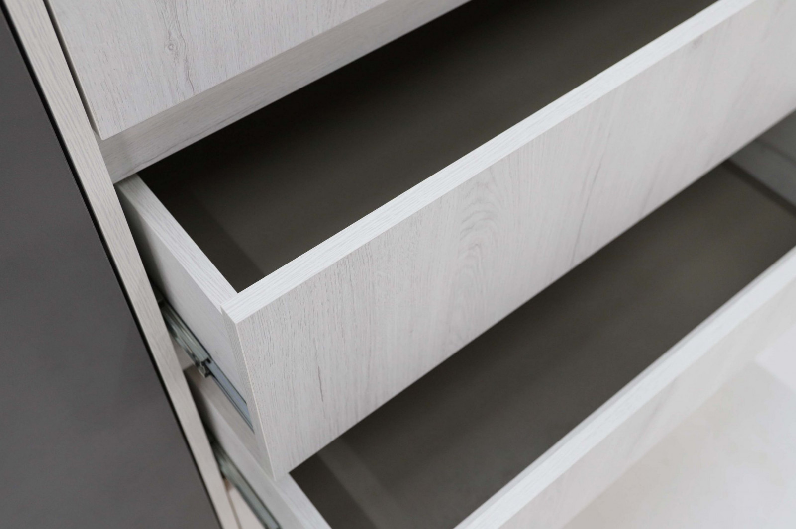 ����� ���