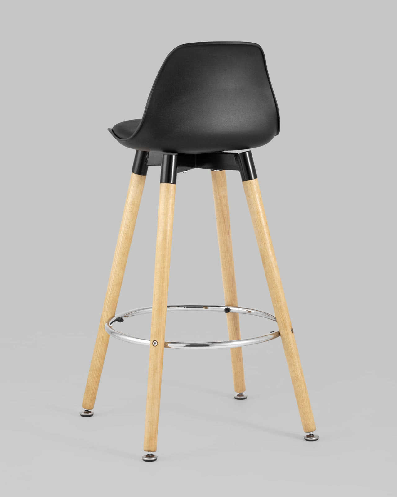 Черный барный стул eames